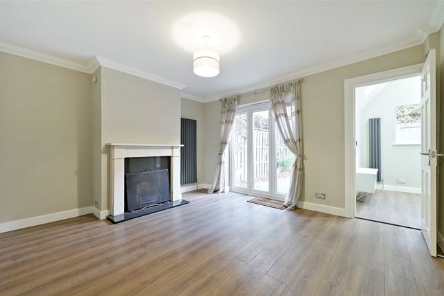 25, Station Road, Buckinghamshire photo 4