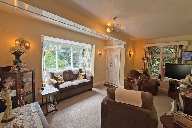 21, Throxenby Lane, Scarborough photo 4
