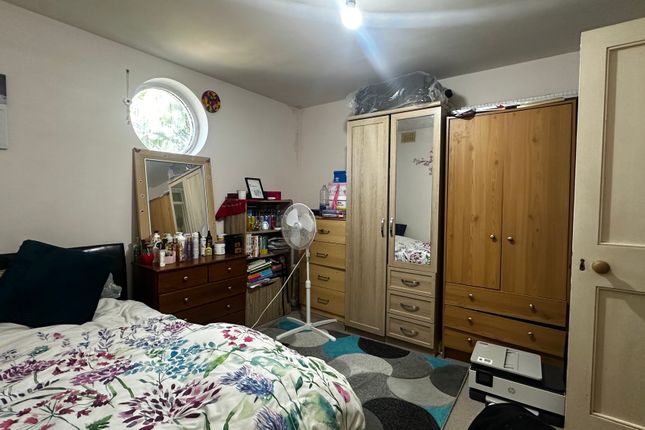 96, Essex Road, London photo 2