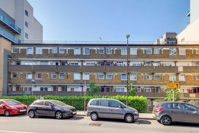 Maisonette for sale in Cable Street, Tower Hamlets, London