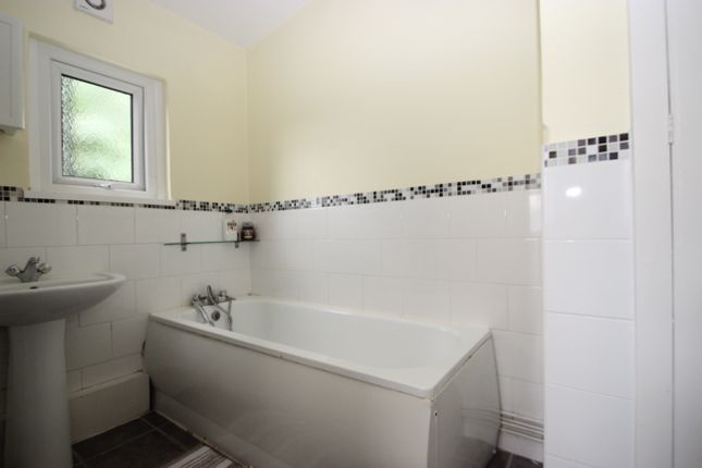 16a, Ashingdon Road, Rochford photo 5