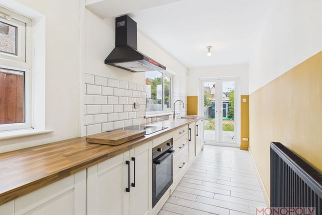 30 Trinity Street, Wrexham photo 3