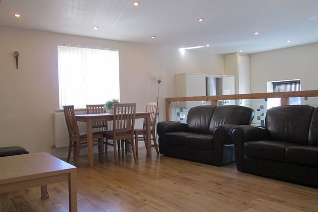 Flat B, 9 Sketty Road photo 2