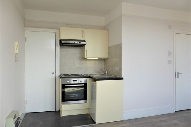 Flat 10, 7 York Avenue, Hove photo 4
