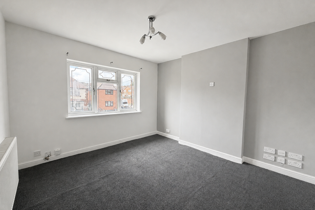 Flat 2, 37 Cradley Road, Cradley Heath photo 2