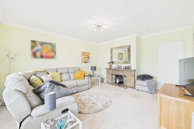 23, Garden Close, Littlehampton photo 3
