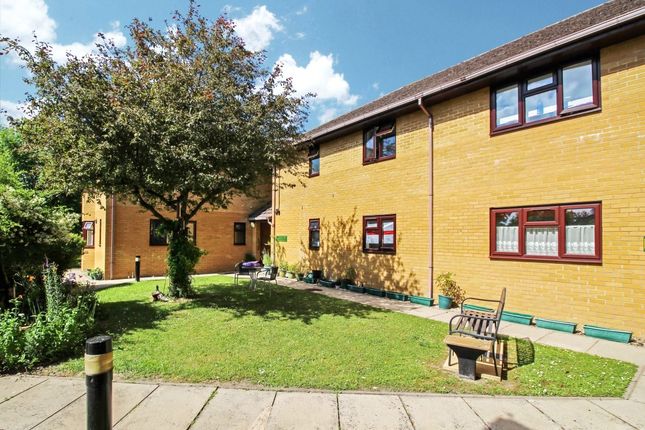 Thumbnail Flat for sale in Micheldever Road, Andover, Hampshire