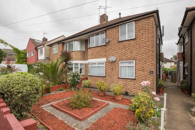 Thumbnail Flat to rent in Culvers Avenue, Carshalton