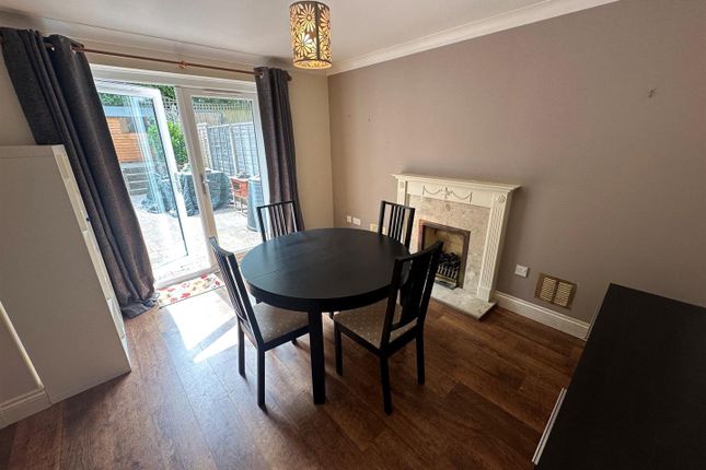 11, Hemingway Gardens, Fareham photo 3