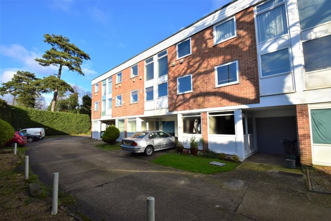 Cranbourne Close  Front .Jpg