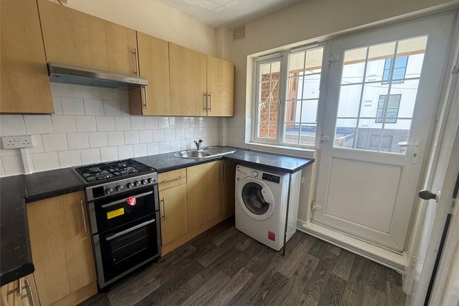 Flat, 3, Elms Parade, Oxfordshire photo 3