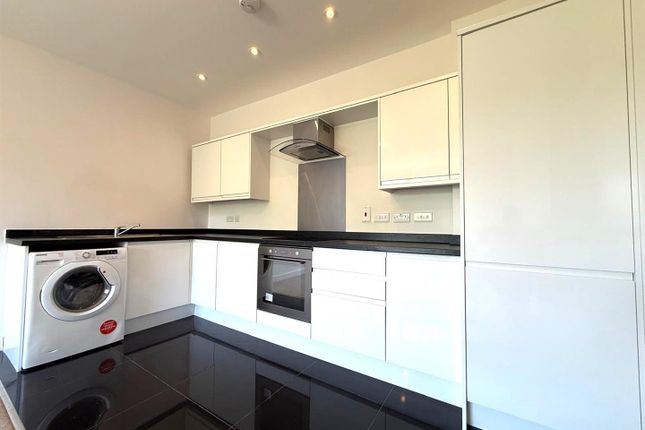 18, Bradley Court, Camberley photo 4