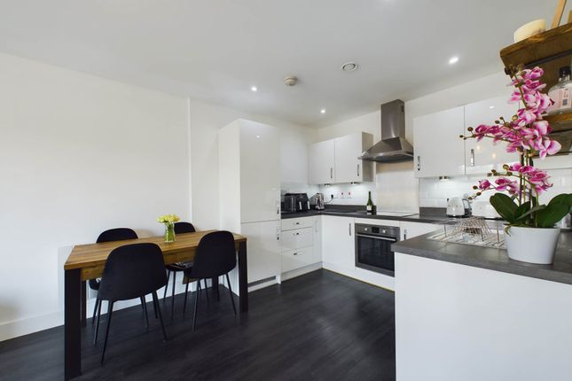 Flat for sale in Grover House, The Embankment