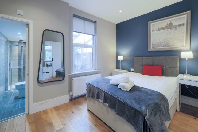 Room 4, 8, Queens Place, Watford photo 2