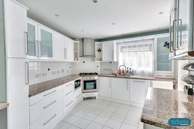 58, Cavell Court, Trowbridge photo 4