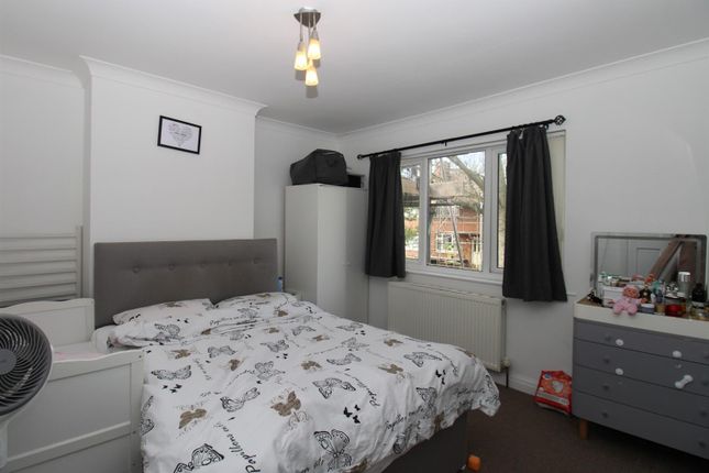 8, Flanshaw Street, Wakefield photo 4