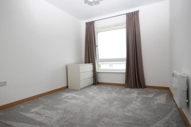 353, Cherrydown East, Basildon photo 4