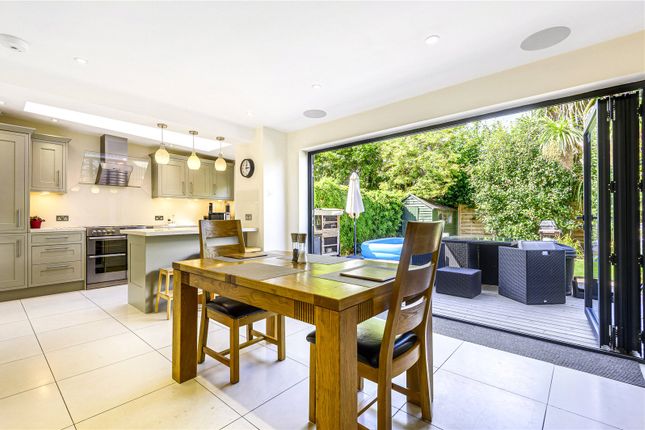 8, Durrell Way, Shepperton photo 3