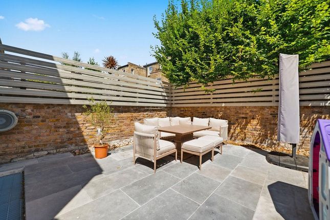 59, Rostrevor Road, London photo 4