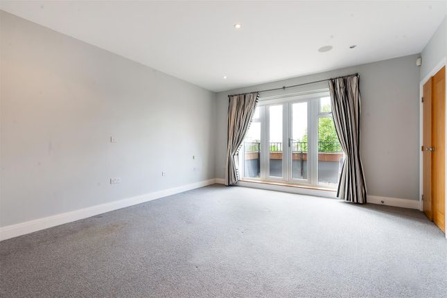Property to rent in Bramley Close, London