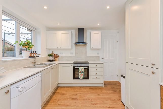 3, Roddis Close, Birmingham photo 2