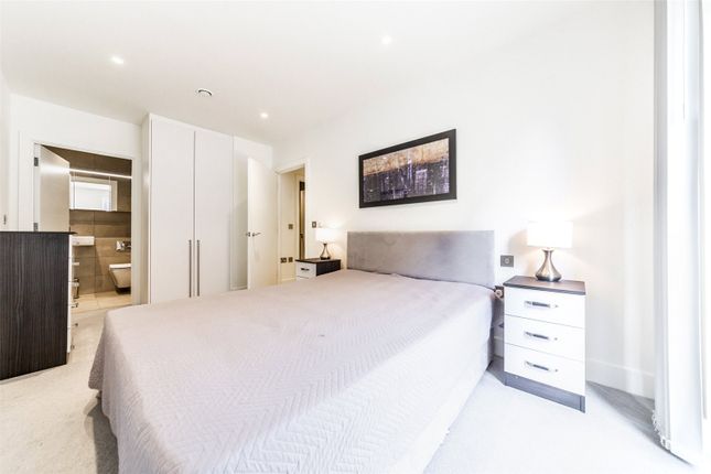 Flat for sale in Atrium Apartments, 12 West Row, London