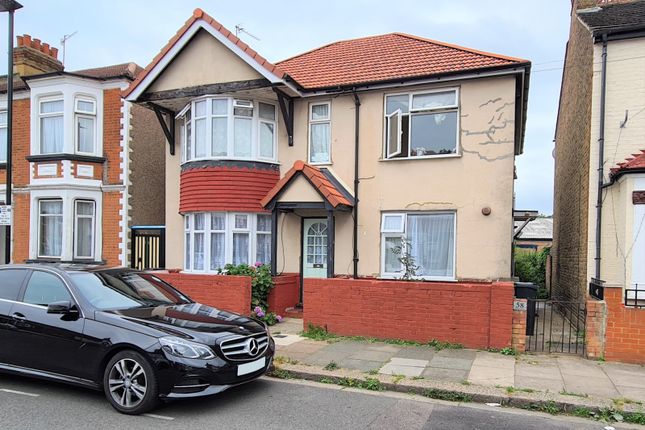 Thumbnail Maisonette to rent in Standard Road, Hounslow