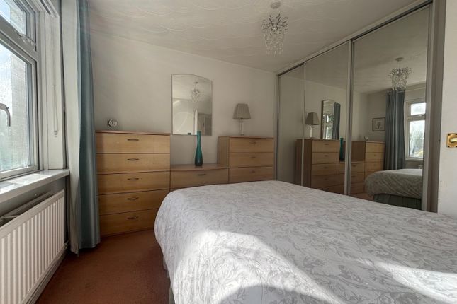 Flat 10, Manor Court, Cardiff photo 4