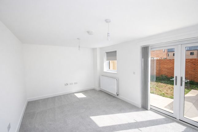 9 Mercury Crescent, Langley Park Way, CHIPPENHAM photo 4