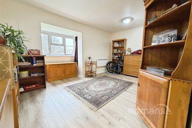 61, Clarkes Drive, Uxbridge photo 2