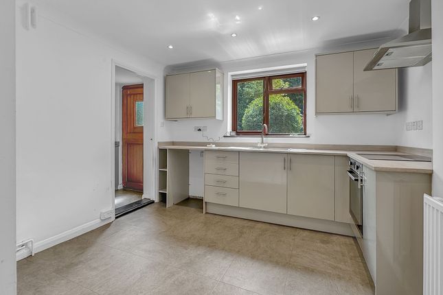 17 Clare Avenue, Woodbridge photo 3
