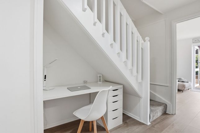 25 Walshs Manor, Milton Keynes photo 3