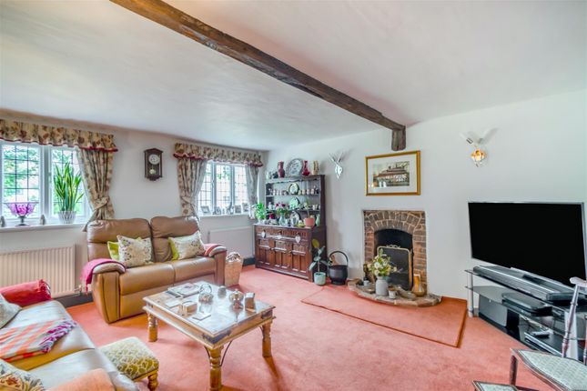 Martins Farm House, Heath Road, Maidstone photo 4
