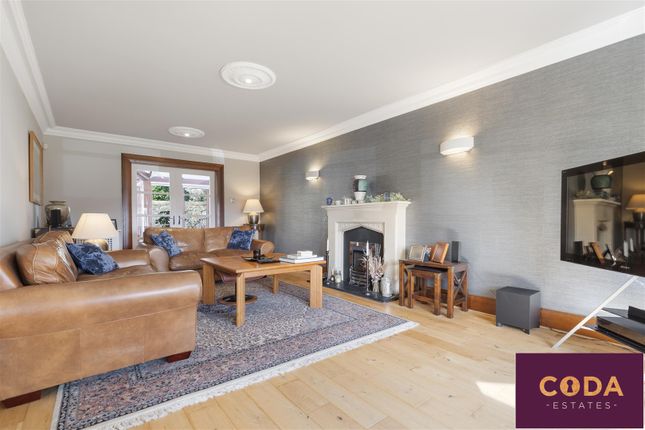 5, Rutherford Grange, Lenzie photo 2