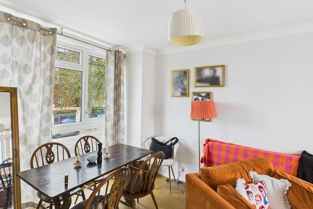 Dobson Close, London photo 3