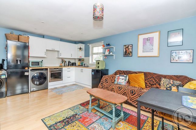 24 Cirrus Drive, Reading photo 2