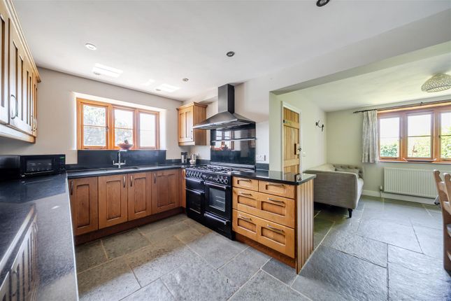 2 Thompson Farm Cottage, Sturminster Newton photo 4