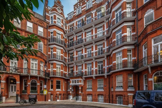 6-bed flat on 12A, Barkston Gardens, London, £2,500,000