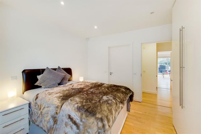 Flat 1, 66A, Torrington Park, London photo 4