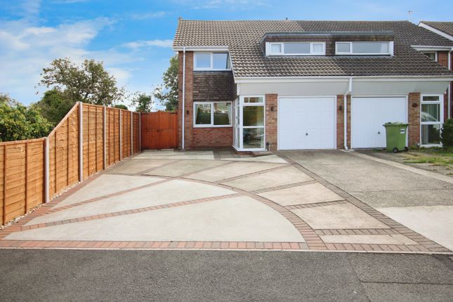 Front Driveway.Jpg
