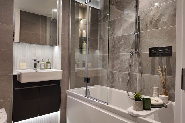 Apt 2, Minotaur House, London photo 3