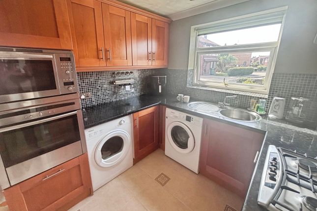 2, Churchill Rise, East Hull Villages photo 4