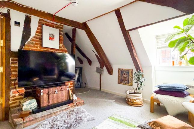 The Top Room, Room 6, Hopewell House, Ashford photo 3