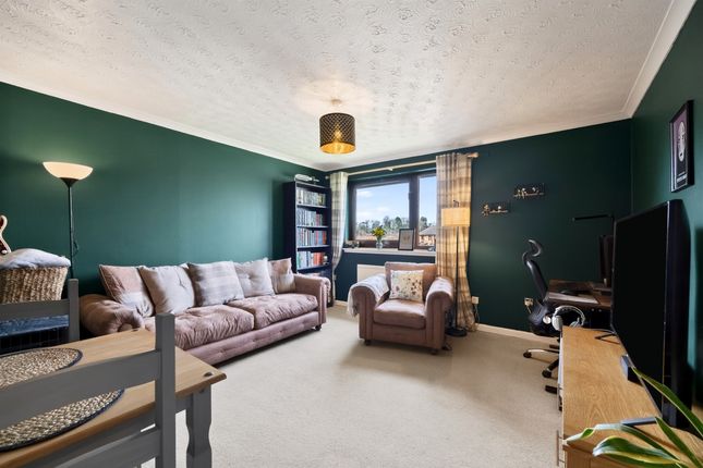 18, Locher Crescent, Johnstone photo 2