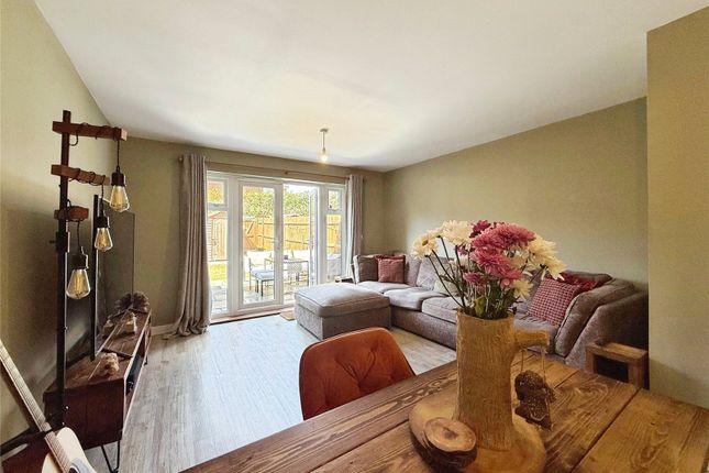 46, Compass Rose Road, Aldershot photo 2
