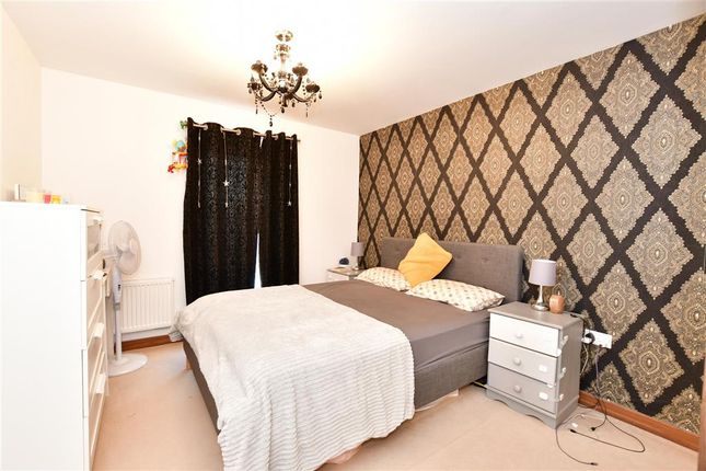 Thumbnail Flat for sale in Millfield Close, Hornchurch, Essex