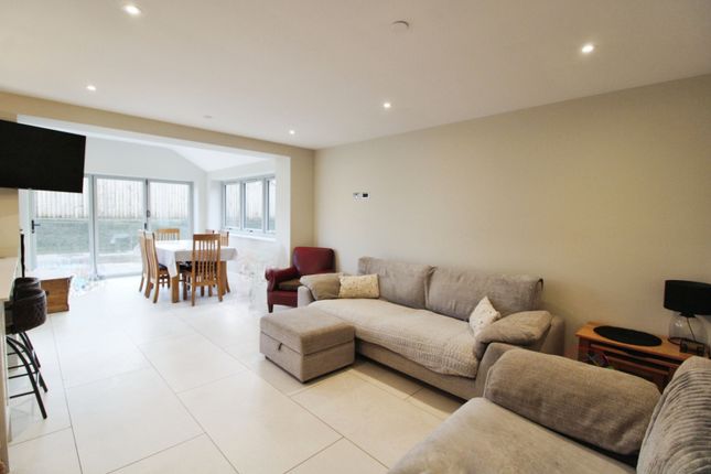 Generous Modern Detached Family Home