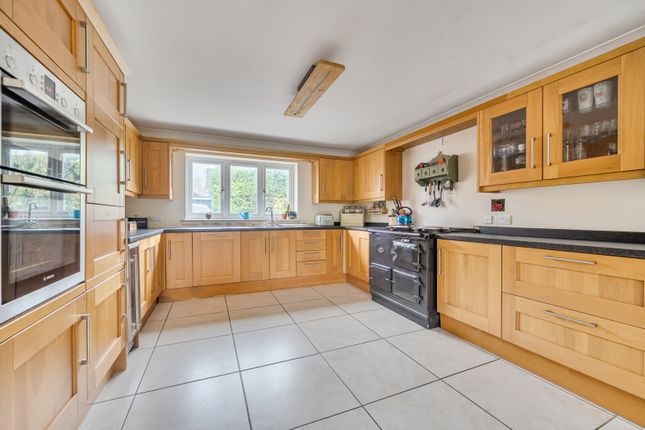 35, Larkfield Road, Farnham photo 2