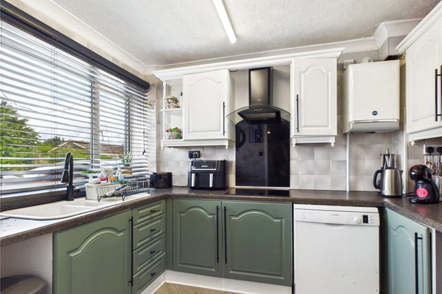 8, Pattern Bush Close, Manningtree photo 4