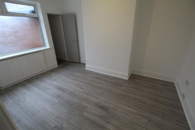 63, Hadrian Road, Newcastle Upon Tyne photo 3